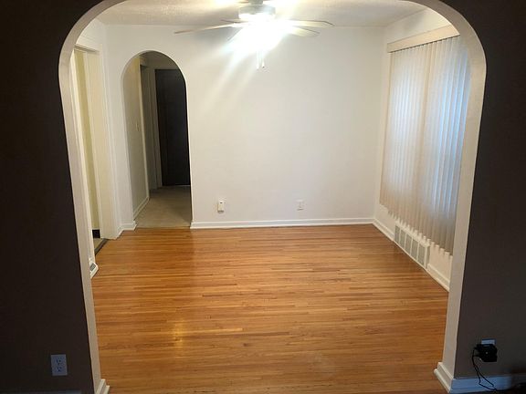 3rd image of 29 Hobmoor Ave