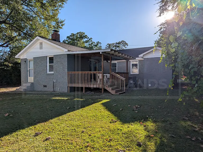 2307 Vine St — Photo 3