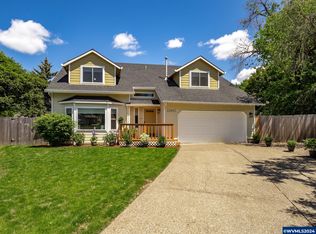 12952 SW Laurmont Dr, Tigard, OR