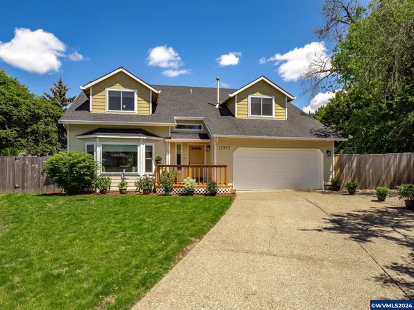 12952 SW Laurmont Dr, Tigard, OR 97223