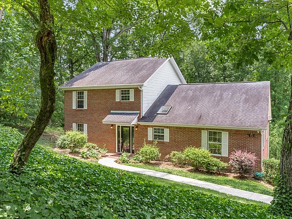 2nd image of 2111/2115 Colonial Parkway Dr