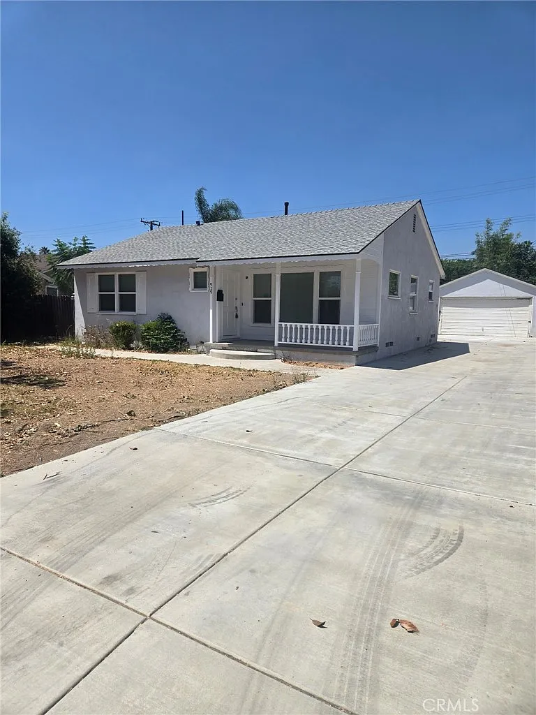 3 bed, 1112 sqft, $3,600 — Photo 1