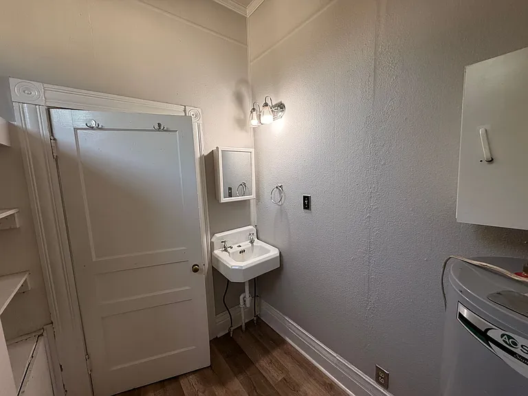 335 E Burton St — Photo 12