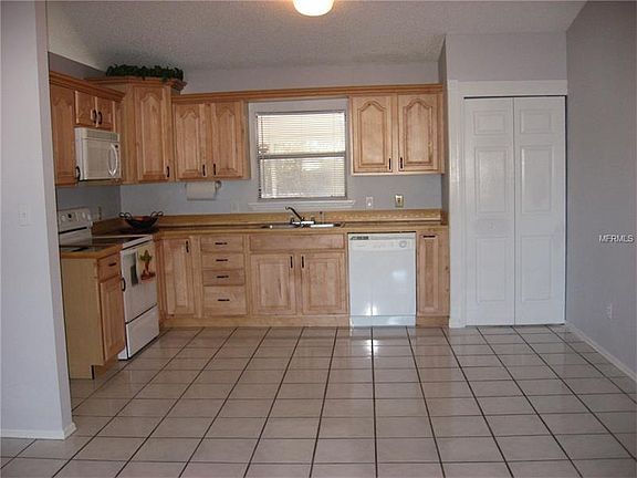 4th image of 2596 Academy Ave
