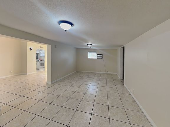 4th image of 1506 Arden Ave