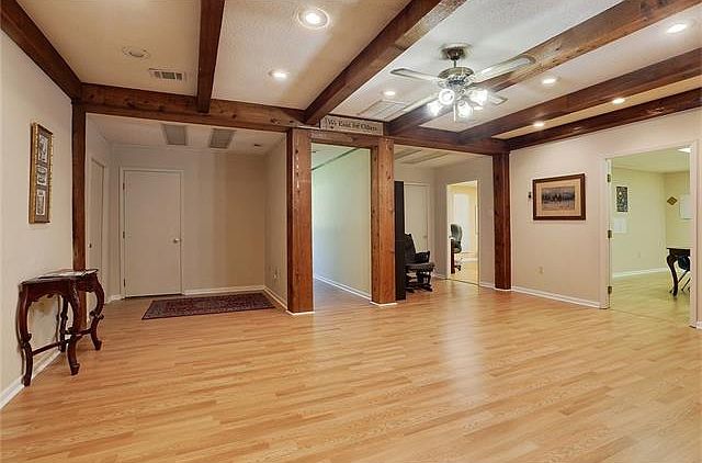 2nd image of 124 Lisa Ln