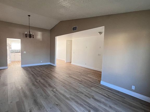 3rd image of 121 Notre Dame Court