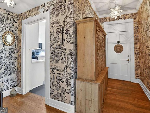 4th image of 200 Montgomery Ferry Dr NE APT 19