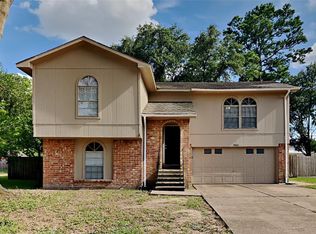 9803 Charter Ridge Dr, Houston, TX 77070