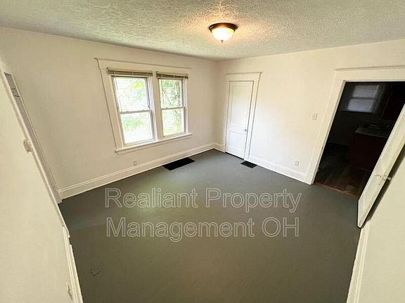 3rd image of 407 Hawthorne Ave