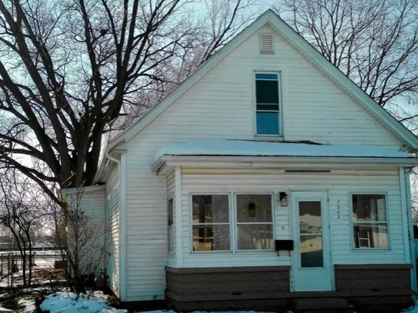 1307 E 4th St, Mishawaka, IN 46544