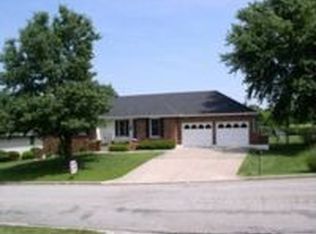 60 Hawthorne Hill Dr, Warrensburg, MO 64093