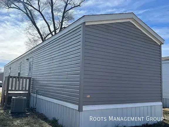 4th image of 1402 Winona St #1402WN