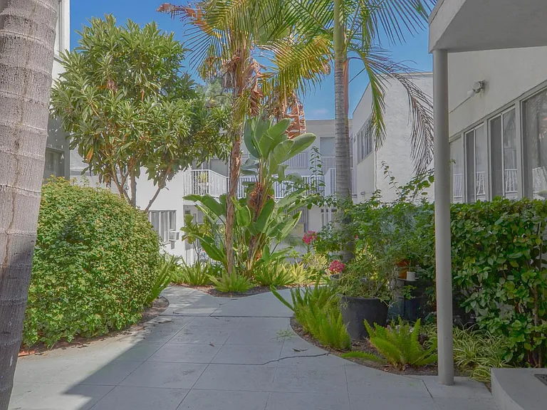 3837 Los Feliz Blvd #9 — Photo 3