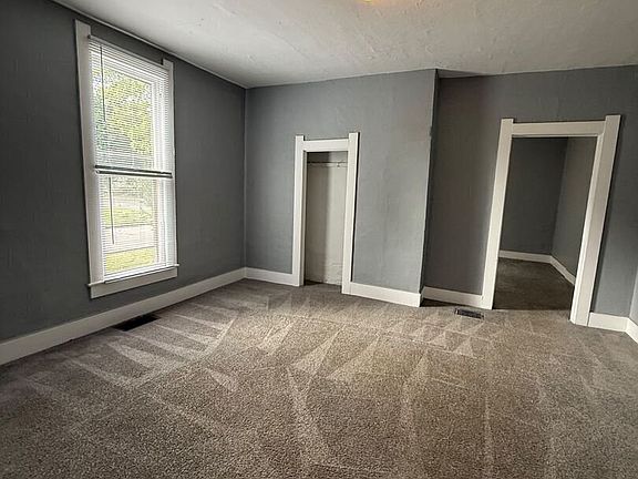 3rd image of 347 W 3rd St