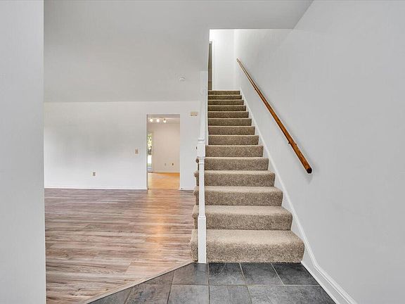 4th image of 5015 Polly Hill Ln #5017