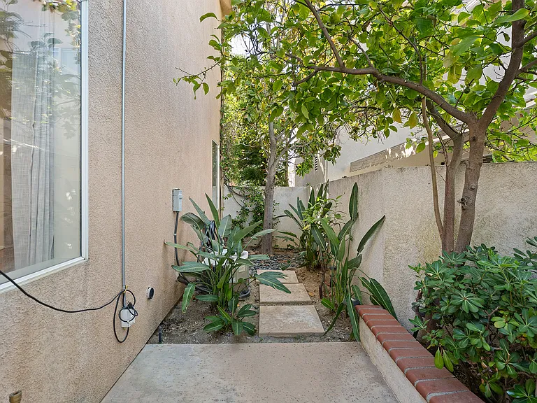30845 Grenoble Ct — Photo 18