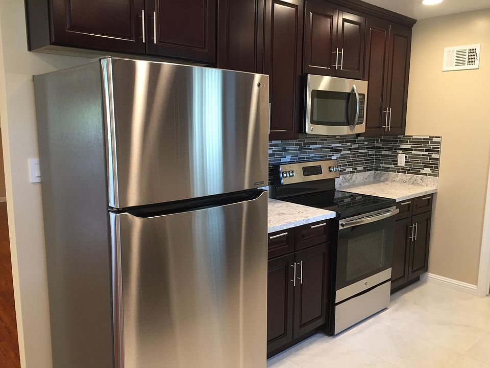 1st image of 686 Foxtail Dr #C