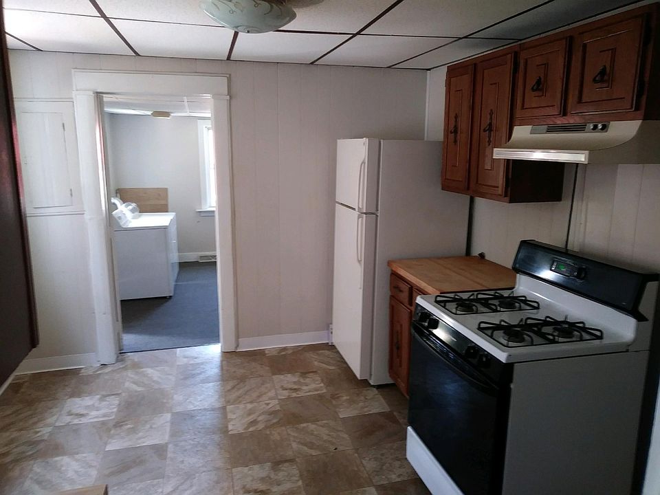 2nd image of 545 E Fulton St