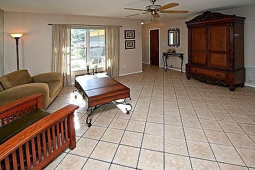 3rd image of 118 Crooked Pine Dr