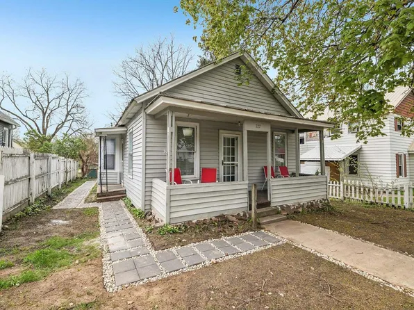 327 8th Avenue, Baraboo, WI 53913