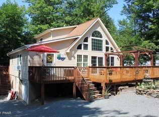 1041 Green Valley Cir, Lake Ariel, PA 18436