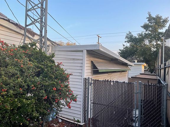 4th image of 1646 W Euclid Ave