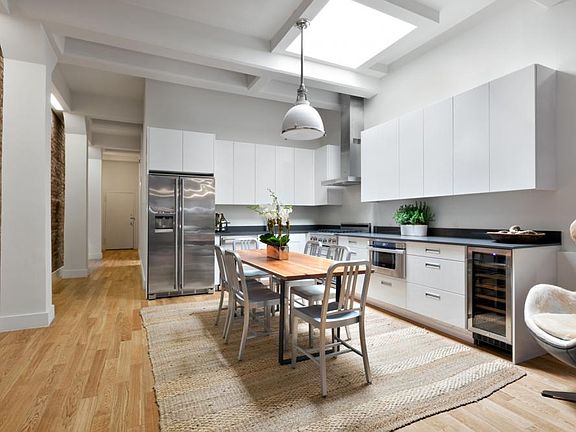 2nd image of 95 Horatio St APT 6W
