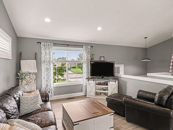 5th image of 5290 Crestfield Ln
