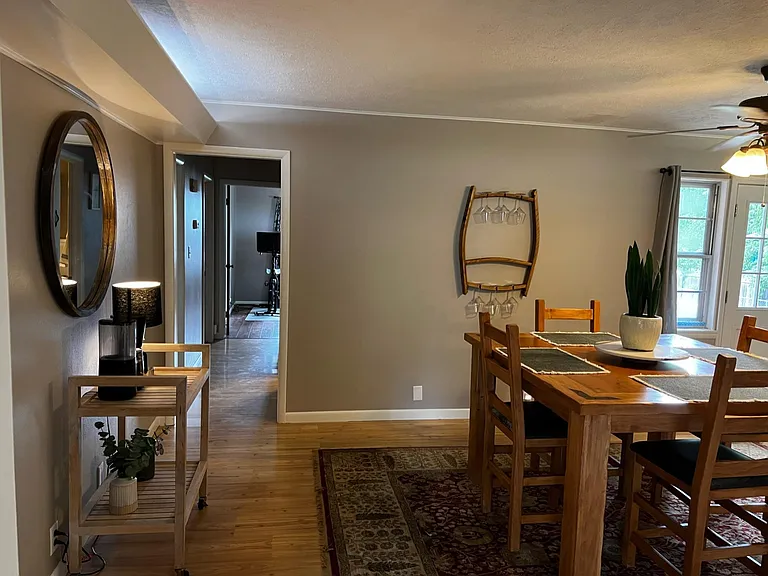 201 NW G St — Photo 8