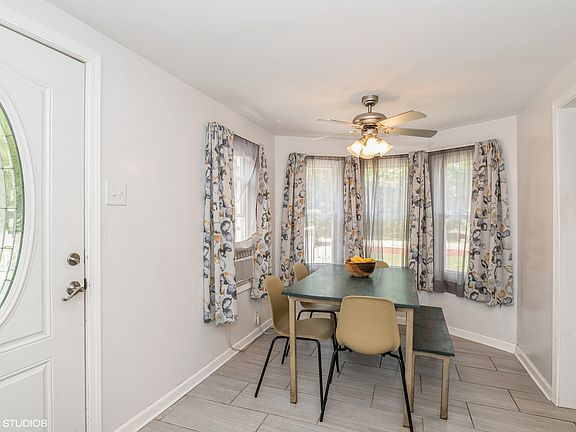5th image of 25026 W Petite Ave