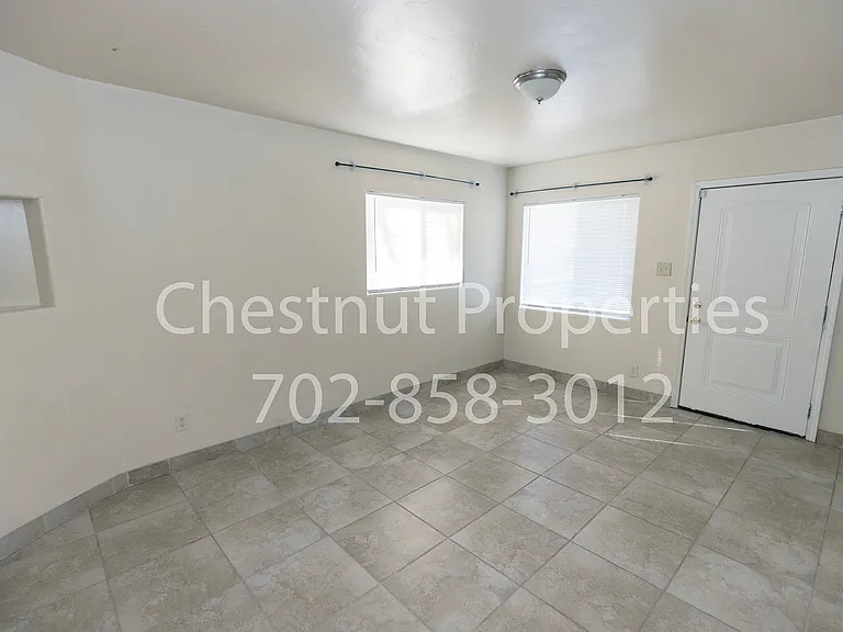 121 W Fleming Ave #121 — Photo 6