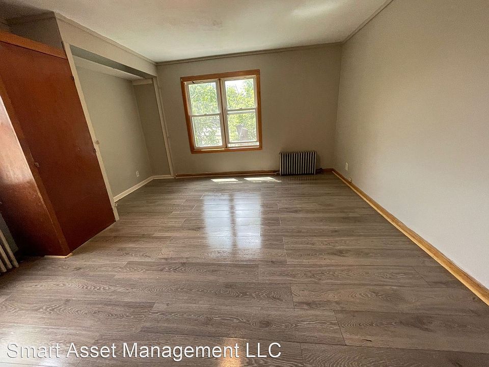 2nd image of 622 Delafield St APT 3