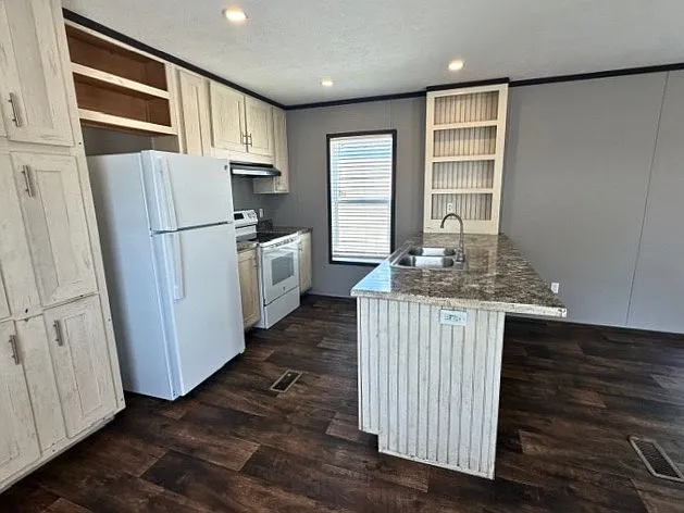 3 bed, 2.0 bath, 1216 sqft, $995 — Photo 2