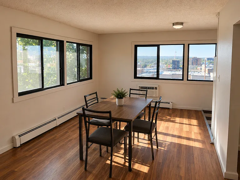 1304 W 5th Ave #12 — Photo 2