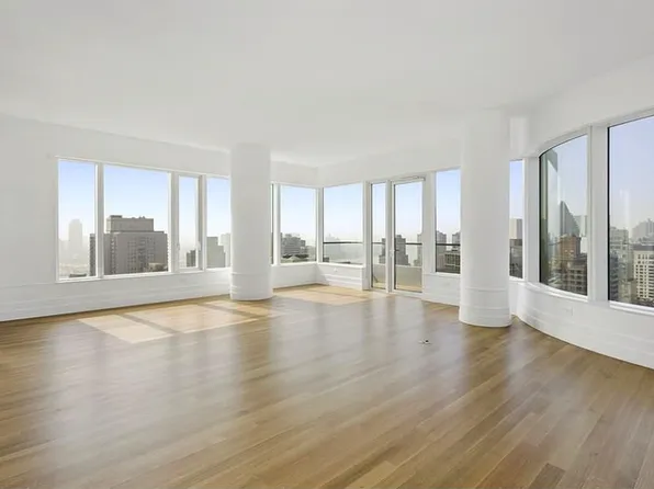 252 East 57th Street 42C image 2 of 14