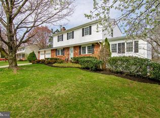 13445 Brookfield Dr, Chantilly, VA 20151