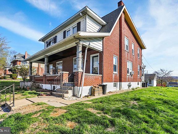 2nd image of 8 Pershing Blvd