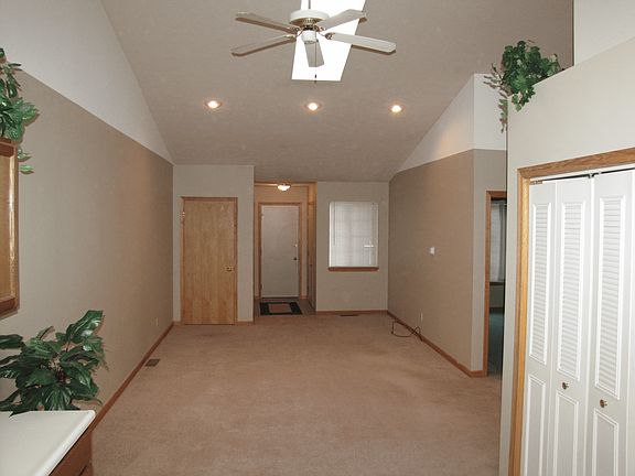 5th image of 11055 Cornell St