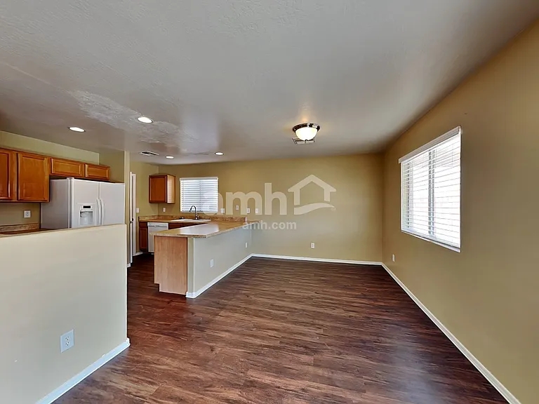 21843 W Cocopah St — Photo 4