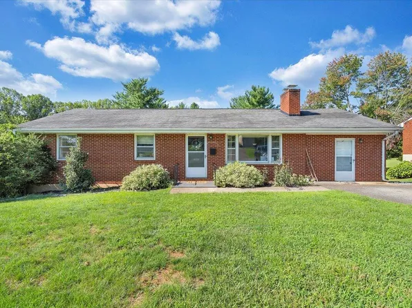 810 Pinecrest Ave, Bedford, VA 24523