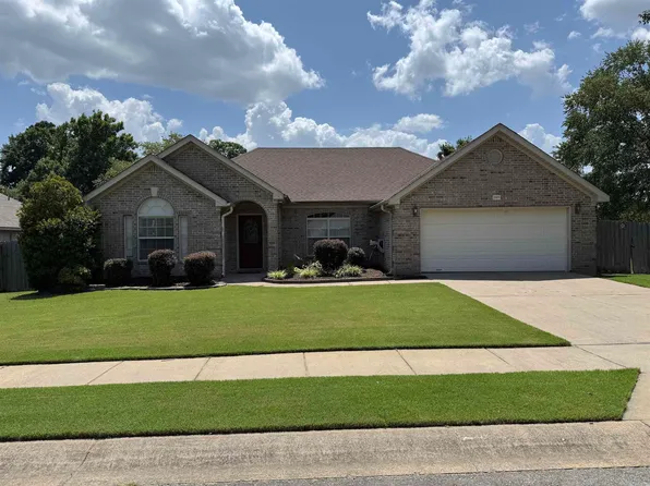 1995 Shelby Dr, Benton, AR 72015
