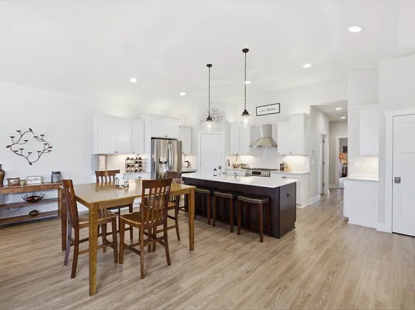 7015775-S70W1577 Sandalwood Dr, Muskego, WI 53150