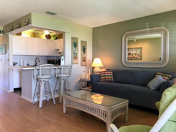 2nd image of 680 Horizons W APT 211