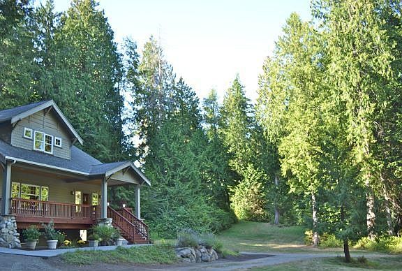 2nd image of 19277 Zola Ave NE