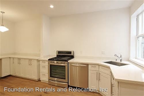 2nd image of 2401 Jackson St APT 1