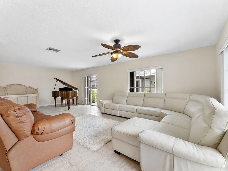 2704 Vision Dr — Photo 2