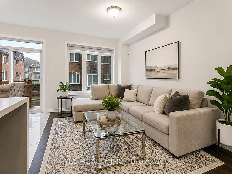 27 Royal Fern Cres S — Photo 3