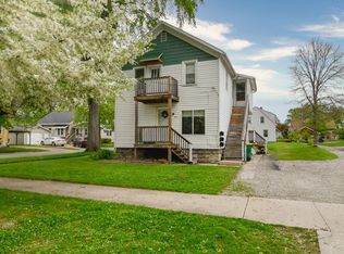 876 Elmore St, Green Bay, WI 54303