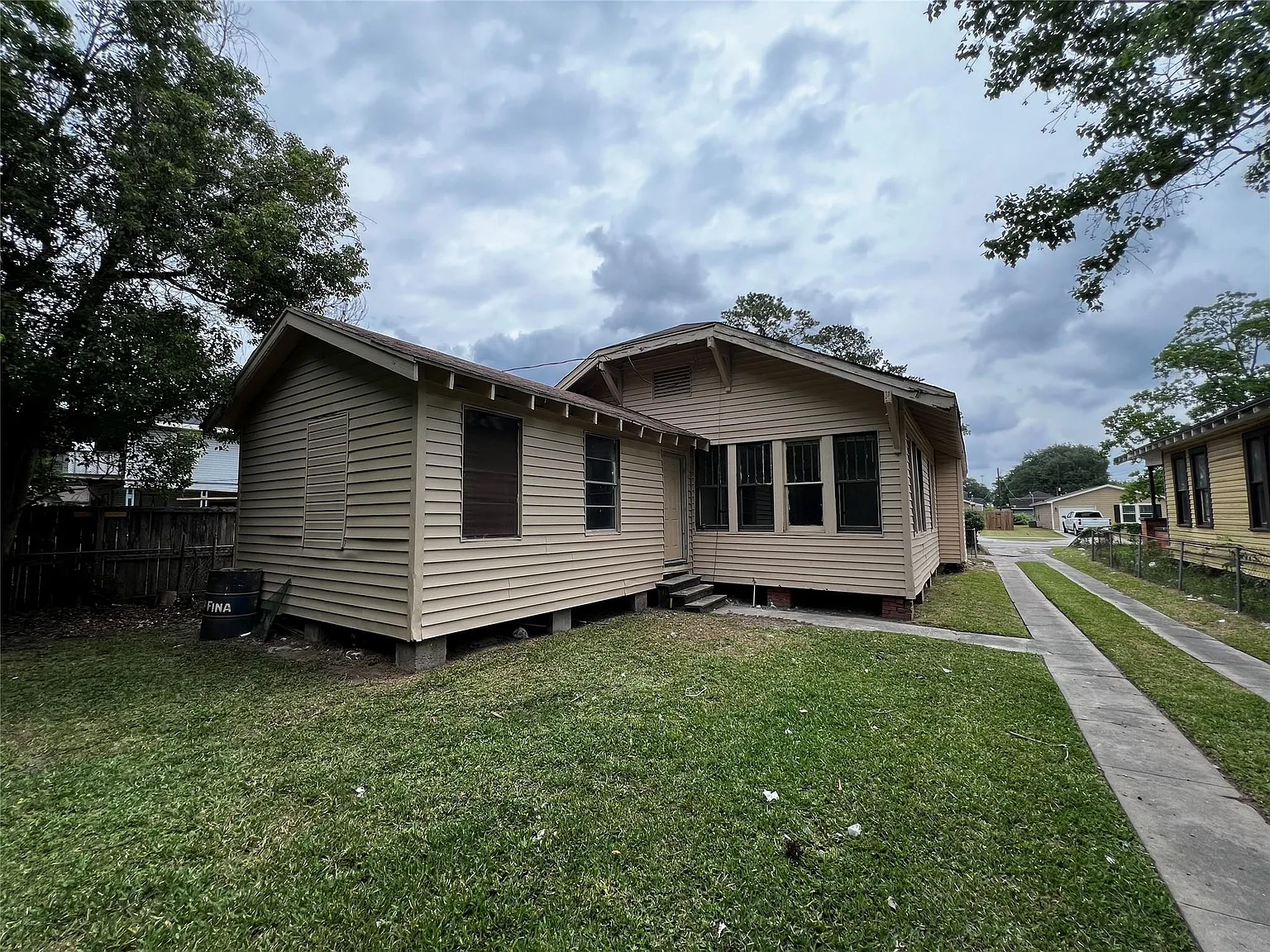4 bed, 2.0 bath, 1678 sqft, $1,795 — Photo 2